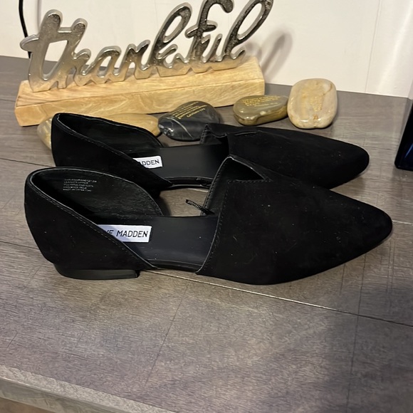 Flats - Picture 2 of 2